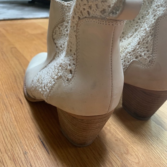 Anthropologie Miss Albright Cream Lace Booties - Picture 4 of 7